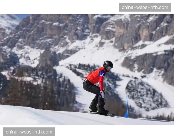 男子96公斤级上演神仙打架，冠亚军总成绩均超过原世界纪录